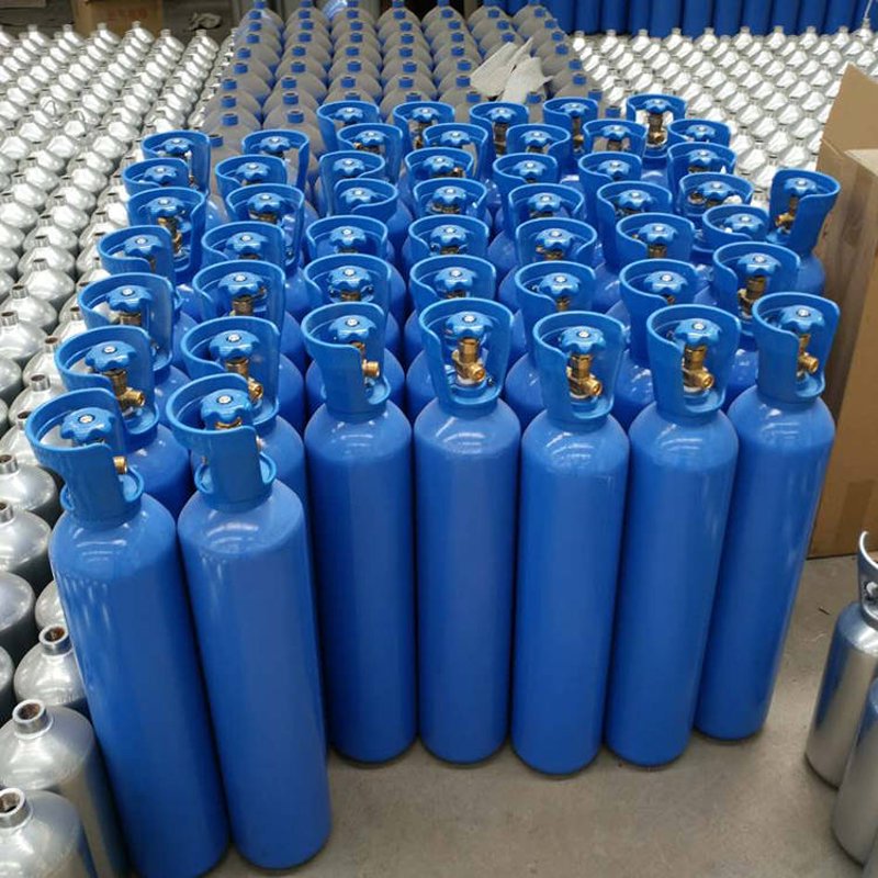 高纯氮气在工业生产中的应用越来越广泛，那么不同厂家提供的高纯氮气有何区别？今天我们就来对比一下。